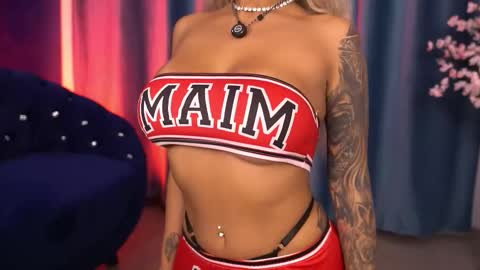 GoldenAmberX online show from 11/22/25, 06:12