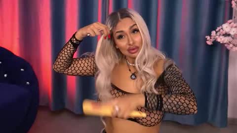 GoldenAmberX online show from 11/29/25, 05:54