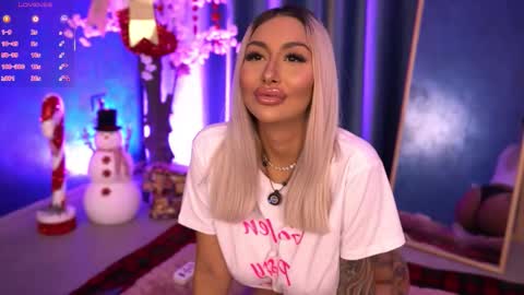 GoldenAmberX online show from 12/23/25, 06:33