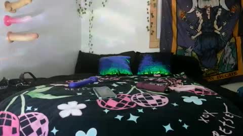 XxPretentious PeachxX online show from 06/07/26, 08:29
