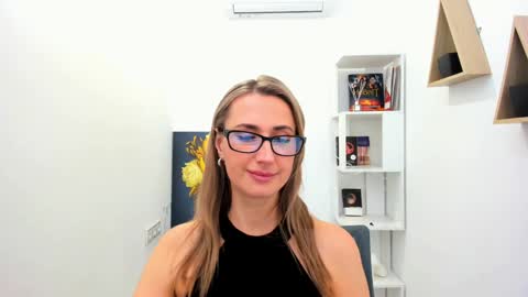 Olivia online show from 01/27/25, 01:37