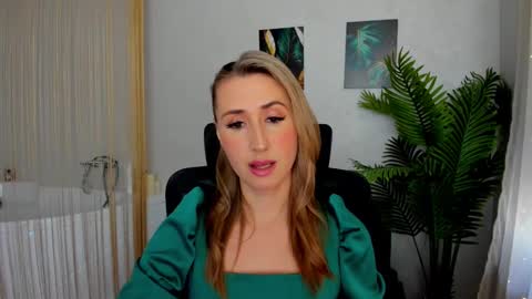 Olivia online show from 02/14/25, 11:21