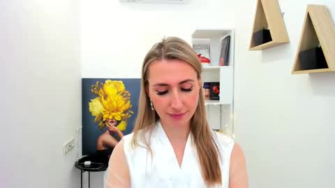 Olivia online show from 02/17/25, 03:53