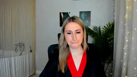 Olivia online show from 03/05/25, 06:44