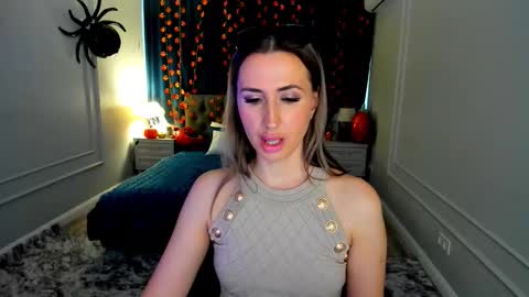 Olivia online show from 10/30/25, 04:14