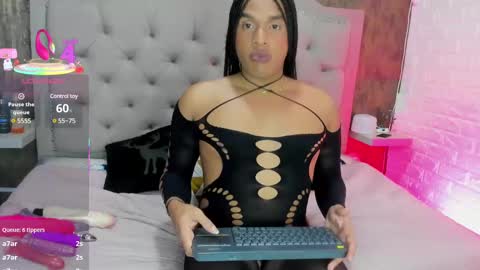 Snapshot of goldilockss15 chatting on 03/10/25, 08:37 goldilockss15 online show from 03/10/25, 08:37