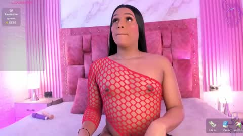 Snapshot of goldilockss15 chatting on 09/27/25, 03:44 goldilockss15 online show from 09/27/25, 03:44