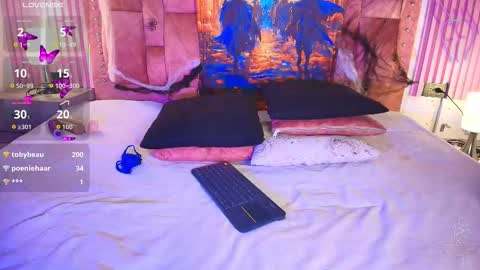 Snapshot of goldilockss15 chatting on 10/29/25, 04:48 goldilockss15 online show from 10/29/25, 04:48