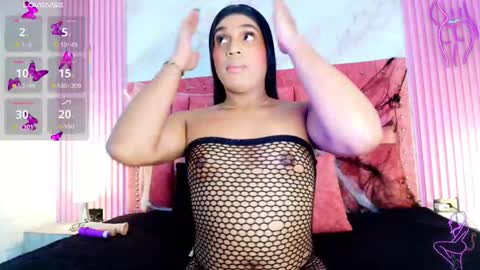 Snapshot of goldilockss15 chatting on 11/02/25, 04:04 goldilockss15 online show from 11/02/25, 04:04