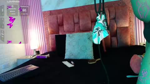 Snapshot of goldilockss15 chatting on 11/05/25, 03:17 goldilockss15 online show from 11/05/25, 03:17