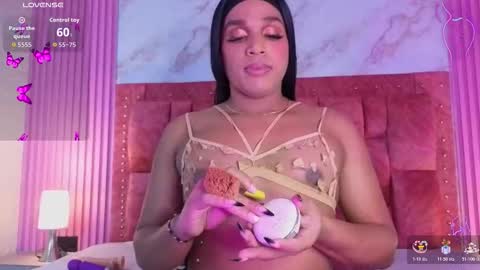 Snapshot of goldilockss15 chatting on 11/12/25, 02:56 goldilockss15 online show from 11/12/25, 02:56