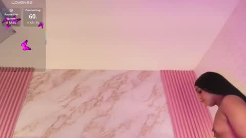 Snapshot of goldilockss15 chatting on 11/18/25, 03:12 goldilockss15 online show from 11/18/25, 03:12