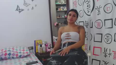 Valentina online show from 02/11/25, 06:51