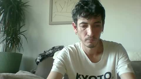 Snapshot of gon835 chatting on 11/13/25, 12:48 Gon835 online show from 11/13/25, 12:48