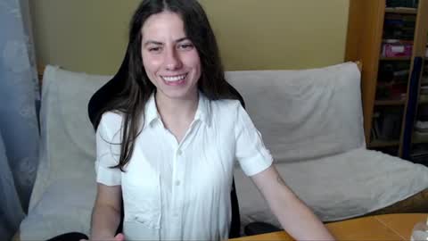 Snapshot of good__night chatting on 07/04/26, 05:08 Elizabeth Effie online show from 07/04/26, 05:08