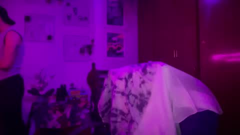 Snapshot of goodbatorboy chatting on 01/01/25, 04:07 goodbatorboy online show from 01/01/25, 04:07