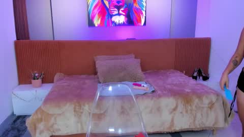 Snapshot of goodess_brunette chatting on 01/18/26, 10:41 Katty online show from 01/18/26, 10:41