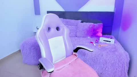 Snapshot of goodess_brunette chatting on 02/13/26, 10:33 Katty online show from 02/13/26, 10:33