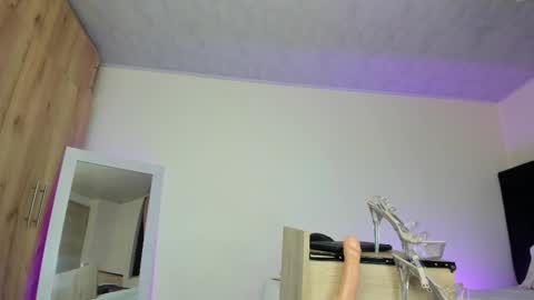 Snapshot of goodgirlforyou_ chatting on 12/14/25, 12:05 natt online show from 12/14/25, 12:05