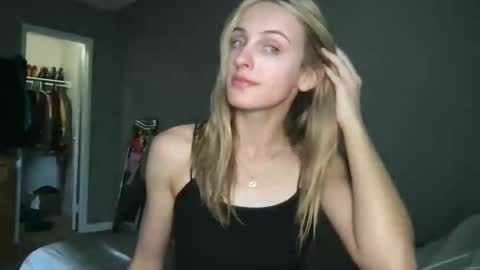 goodgirlliv online show from 09/22/25, 11:40