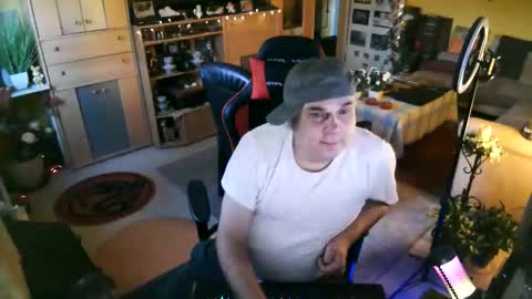 Snapshot of google5001 chatting on 09/14/25, 05:01 google5001 online show from 09/14/25, 05:01