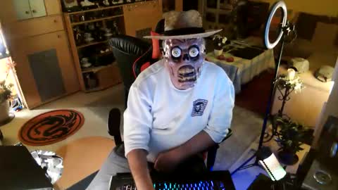 Snapshot of google5001 chatting on 10/23/25, 04:34 google5001 online show from 10/23/25, 04:34