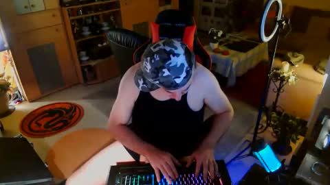 Snapshot of google5001 chatting on 11/26/25, 06:47 google5001 online show from 11/26/25, 06:47