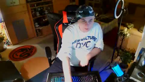 Snapshot of google5001 chatting on 12/01/25, 06:24 google5001 online show from 12/01/25, 06:24