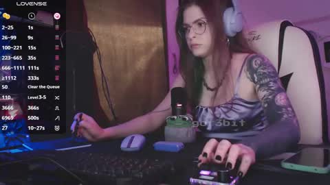 Snapshot of gor3bit chatting on 12/25/24, 01:09 Giggle Monster online show from 12/25/24, 01:09