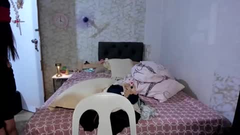 geneviev online show from 11/23/25, 07:46