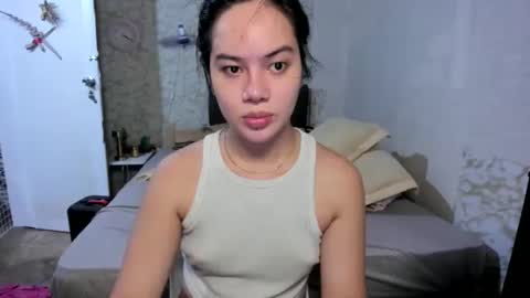 geneviev online show from 12/15/25, 08:07