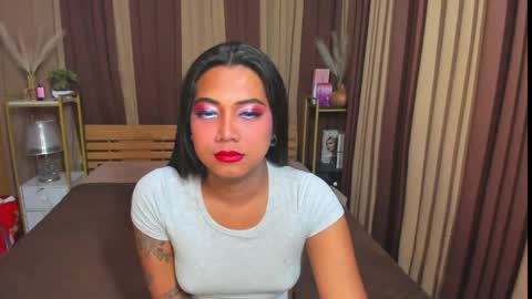 Snapshot of gorgeous_dark_luna chatting on 04/26/26, 06:22 RIANA online show from 04/26/26, 06:22