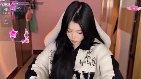 Snapshot of gorgeous_girl33 chatting on 12/06/24, 06:39 gorgeous girl33 online show from 12/06/24, 06:39