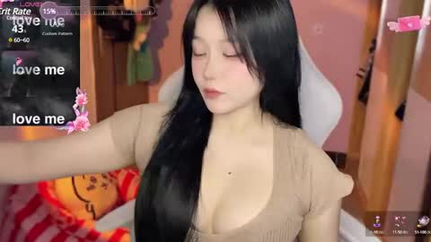 Snapshot of gorgeous_girl33 chatting on 12/23/24, 02:07 gorgeous girl33 online show from 12/23/24, 02:07