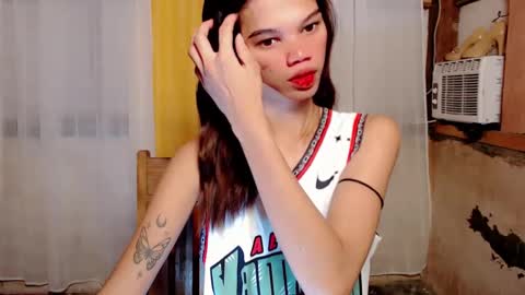 Snapshot of gorgeous_mafia16 chatting on 01/12/25, 07:43 Janna Marie online show from 01/12/25, 07:43
