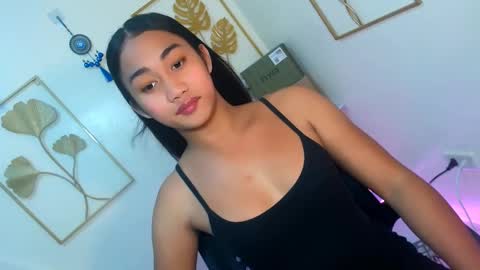 gorgeous_nicole online show from 11/17/25, 01:50