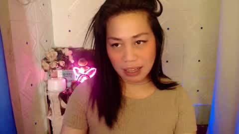 Snapshot of gorgeous_rica chatting on 03/05/25, 09:59 Rica online show from 03/05/25, 09:59