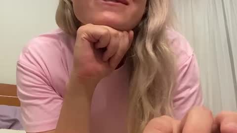 Victoria online show from 07/17/26, 07:30