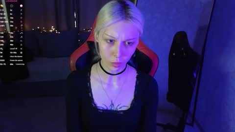 Snapshot of goth__tv chatting on 12/17/25, 10:32 Violeta online show from 12/17/25, 10:32