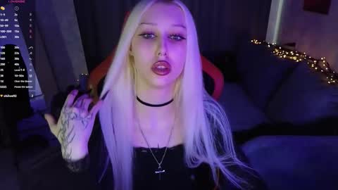 Snapshot of goth__tv chatting on 01/08/26, 10:06 Violeta online show from 01/08/26, 10:06