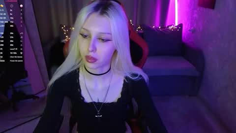 Snapshot of goth__tv chatting on 01/10/26, 11:01 Violeta online show from 01/10/26, 11:01