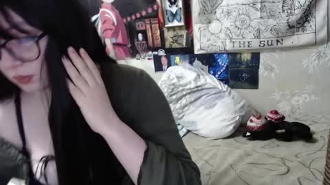 Snapshot of goth_pumpkin chatting on 03/06/25, 08:27 Amy online show from 03/06/25, 08:27