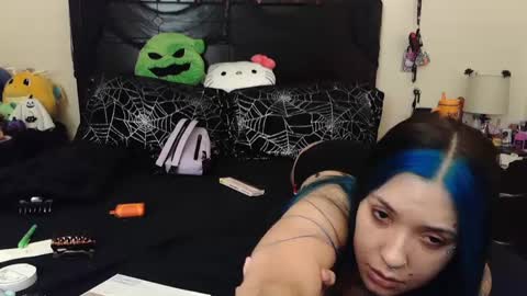 gothbaby305 online show from 10/17/25, 10:34