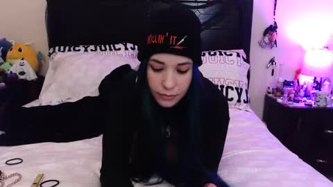 gothbaby305 online show from 11/12/25, 02:23