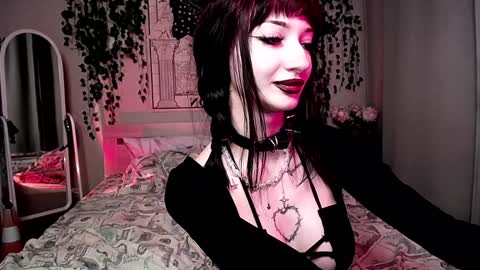 Snapshot of gothdesss chatting on 12/24/24, 01:59    online show from 12/24/24, 01:59