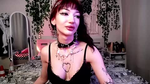 Snapshot of gothdesss chatting on 01/12/25, 07:32    online show from 01/12/25, 07:32