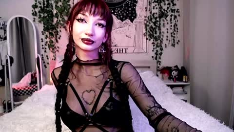 Snapshot of gothdesss chatting on 01/16/25, 10:12    online show from 01/16/25, 10:12