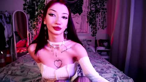 Snapshot of gothdesss chatting on 01/23/25, 01:30    online show from 01/23/25, 01:30