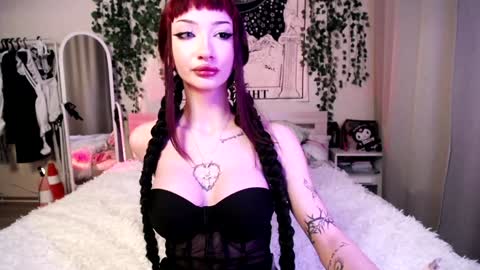 Snapshot of gothdesss chatting on 01/24/25, 10:51    online show from 01/24/25, 10:51