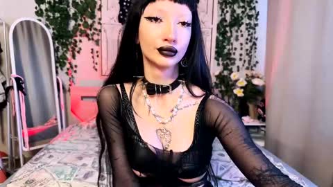 Snapshot of gothdesss chatting on 03/11/25, 04:54    online show from 03/11/25, 04:54